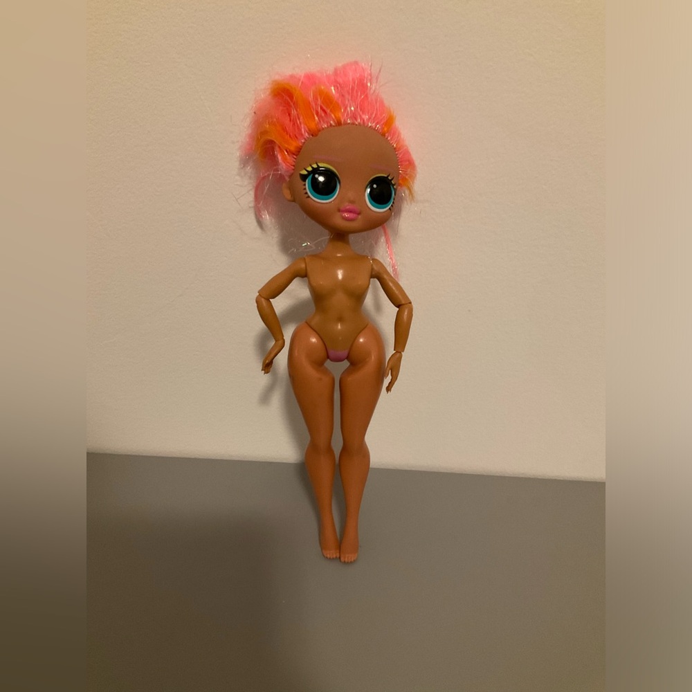 FREE IN ANY BUNDLE Neonlicious TLC LOL doll